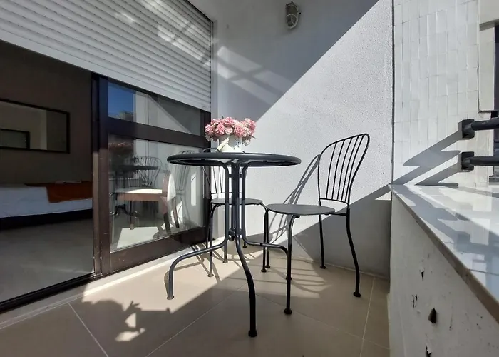 Aveiro Home בית הארחה